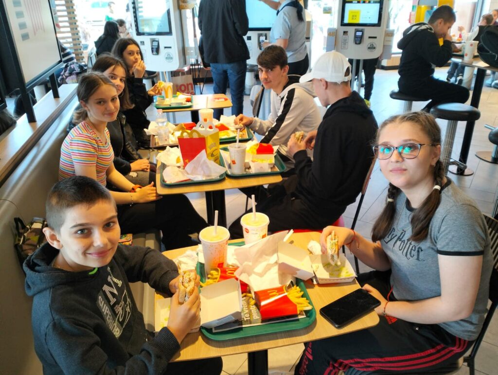 439212540_2565518340293768_3995641956915718965_n